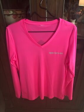 Women’s V-Neck Long Sleeve Tee - Hot Pink